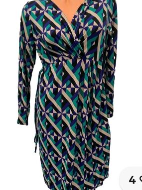 Motherhood dress maternity size Small long sleeve pretty colors nice sty…